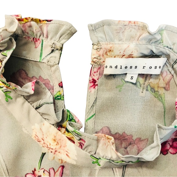 Endless Rose gray floral romper Sz s - Picture 11 of 13
